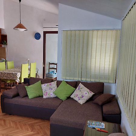 Apartment Silvana Božava Exteriör bild